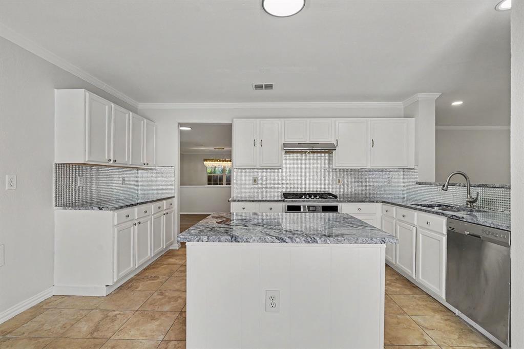 4800 Sleepy Ridge Circle Property Photo 16