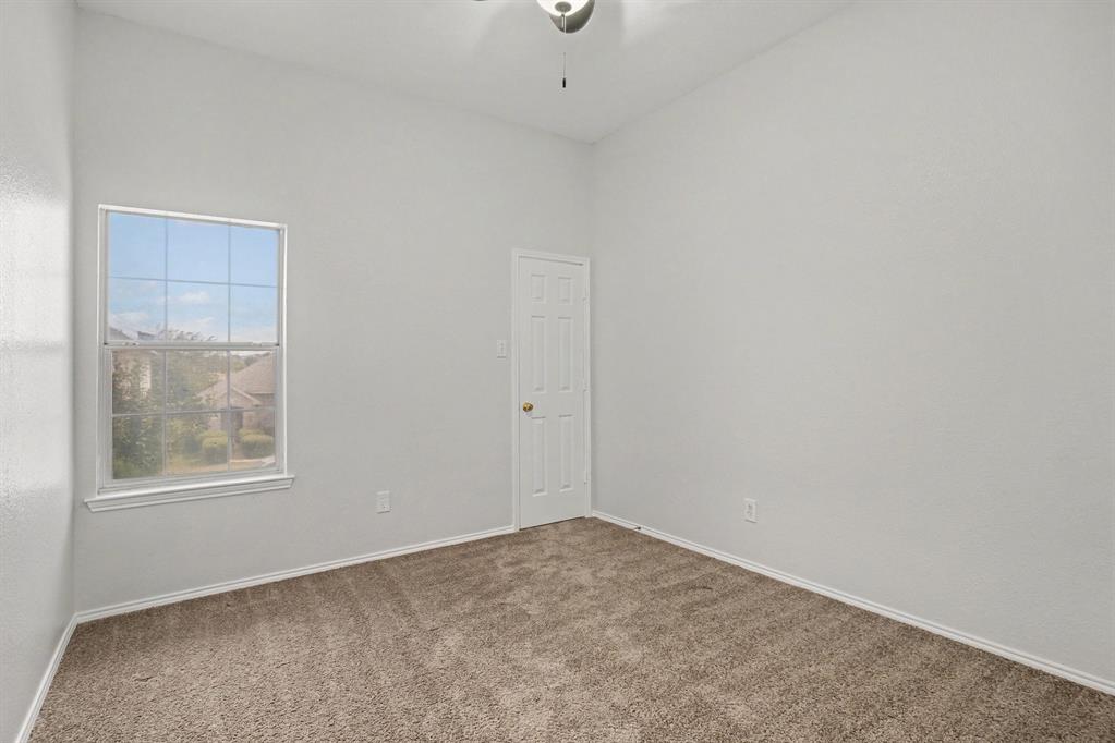 4800 Sleepy Ridge Circle Property Photo 32