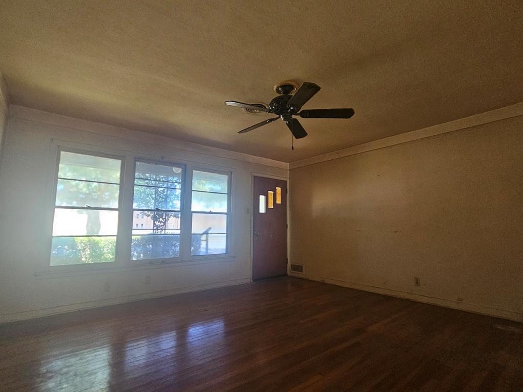 540 Harrison Lane Property Photo 2