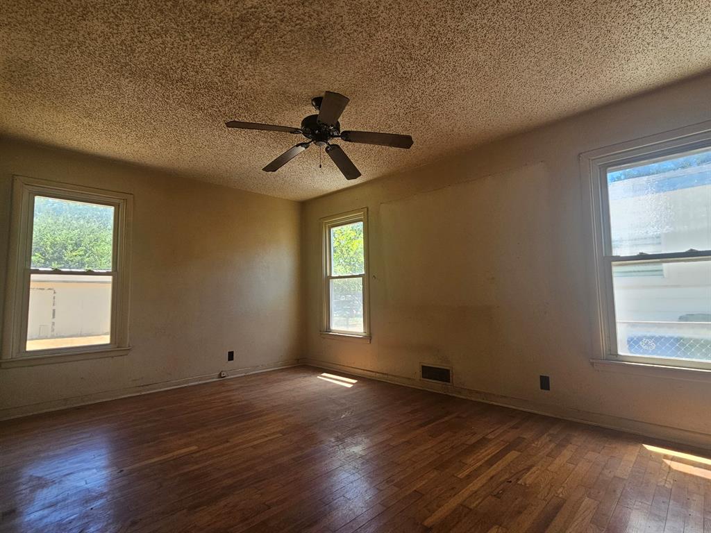 540 Harrison Lane Property Photo 4