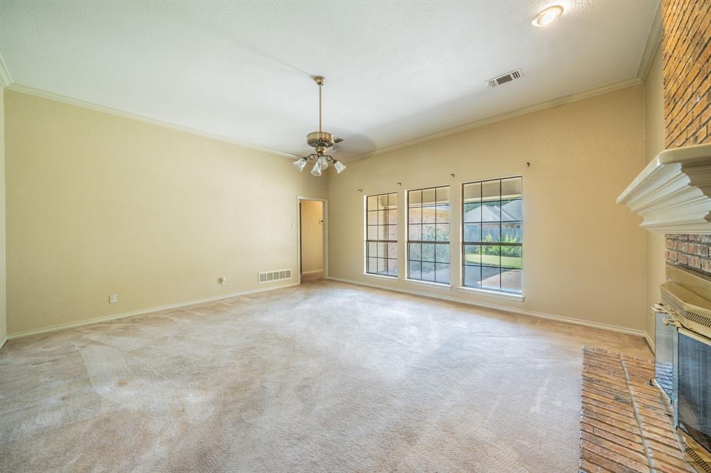 529 Winston Street Property Photo 2