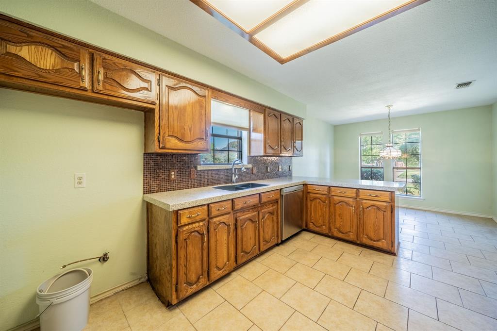 529 Winston Street Property Photo 7