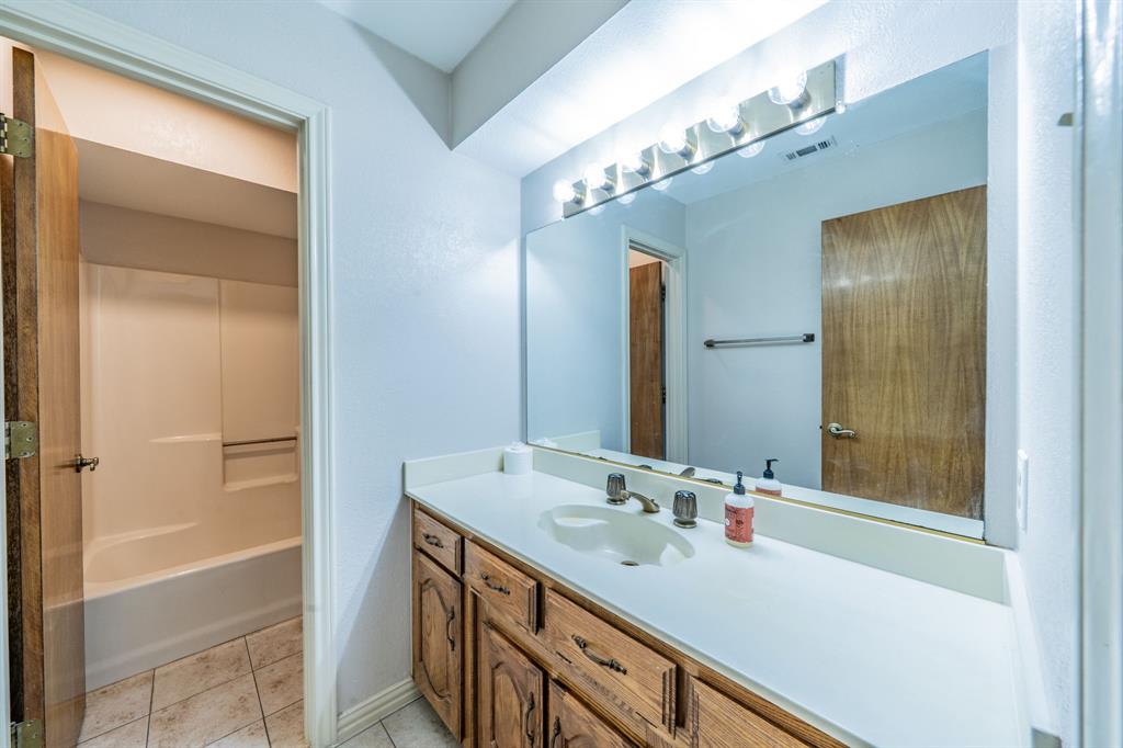 529 Winston Street Property Photo 15