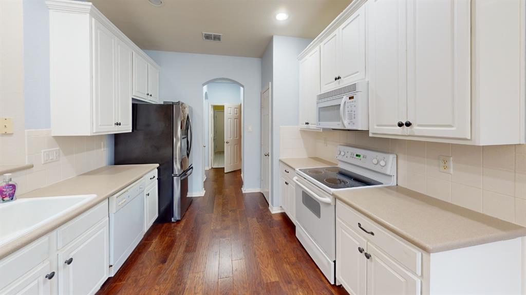 1828 Branch Trail Property Photo 3
