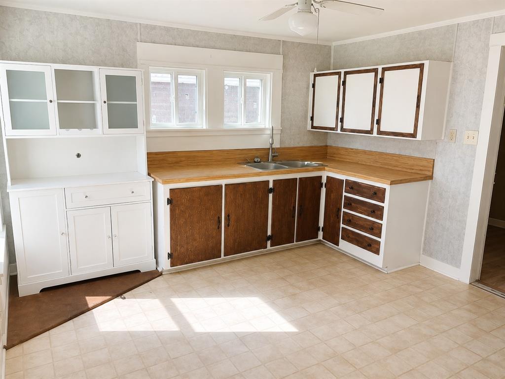 105 Brookshire Property Photo 2