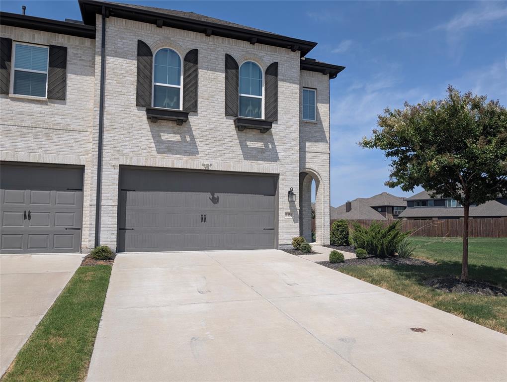 1158 Queensdown Way Property Photo 1