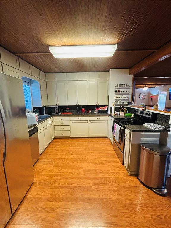 110 N Love Avenue Property Photo 8