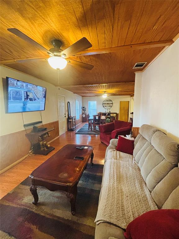 110 N Love Avenue Property Photo 18