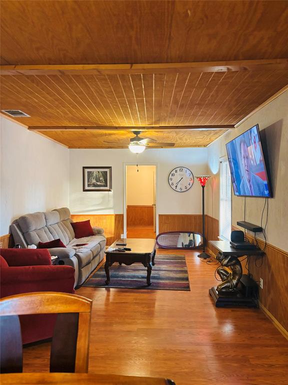110 N Love Avenue Property Photo 23