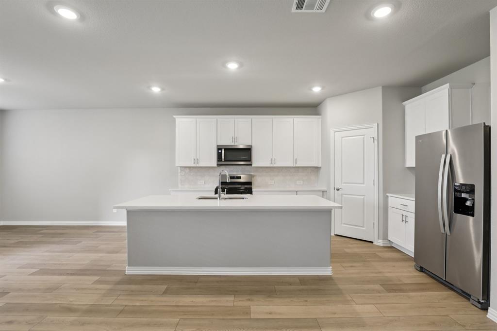 1605 Yosemite Drive Property Photo 1