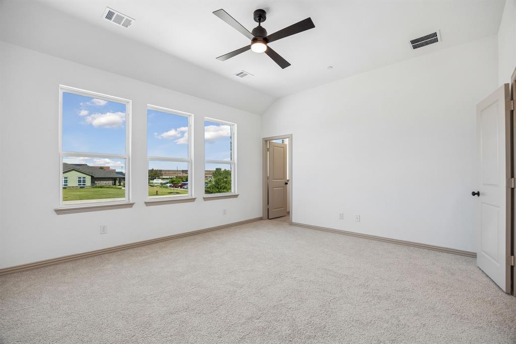 1013 Magdalena Way Property Photo 11