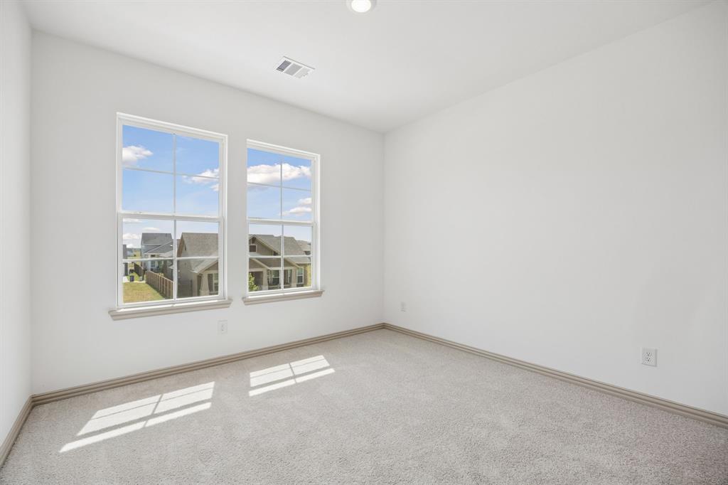 1013 Magdalena Way Property Photo 16