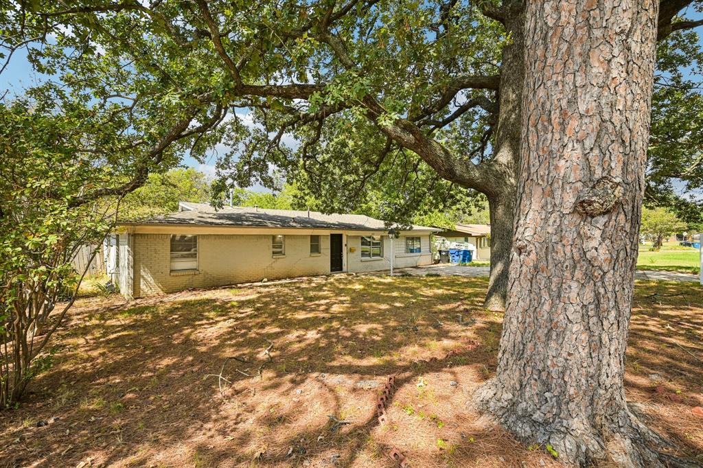 105 S Hickory Avenue Property Photo 3