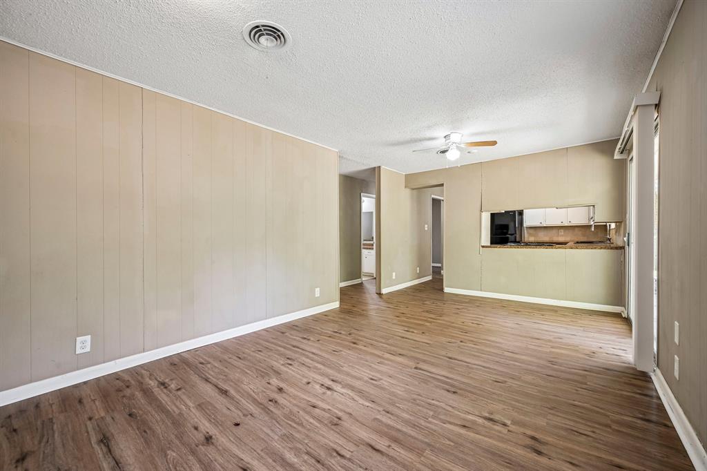 105 S Hickory Avenue Property Photo 7