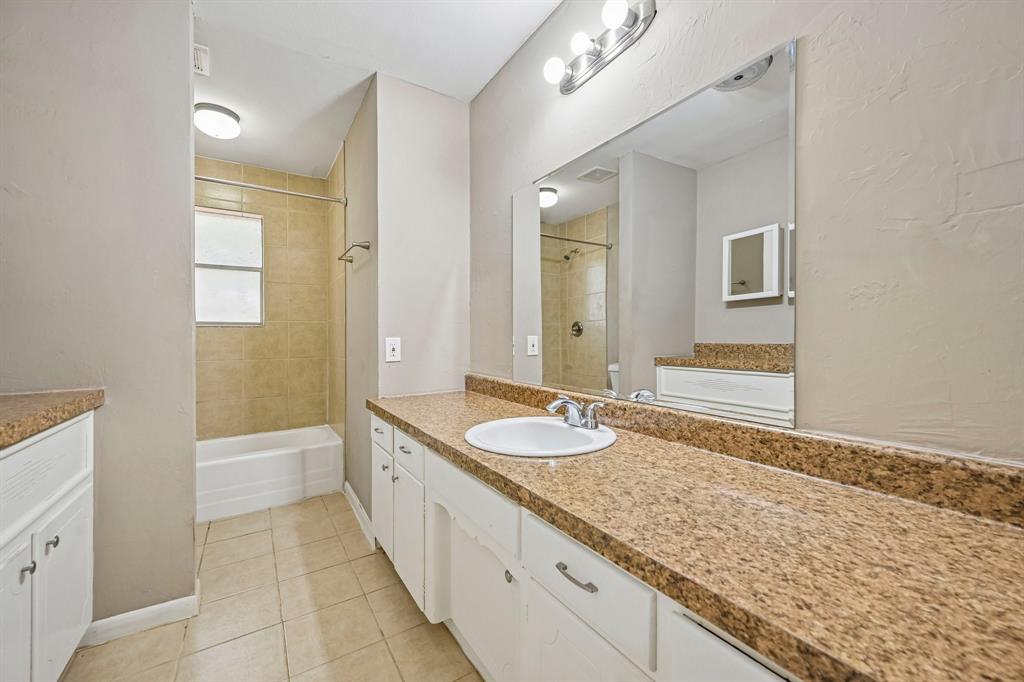 105 S Hickory Avenue Property Photo 15