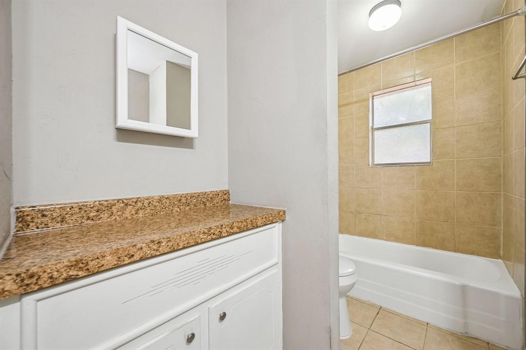 105 S Hickory Avenue Property Photo 16