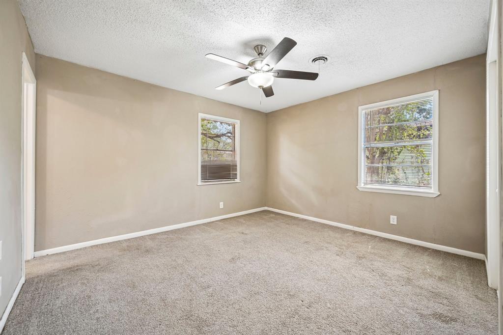 105 S Hickory Avenue Property Photo 17