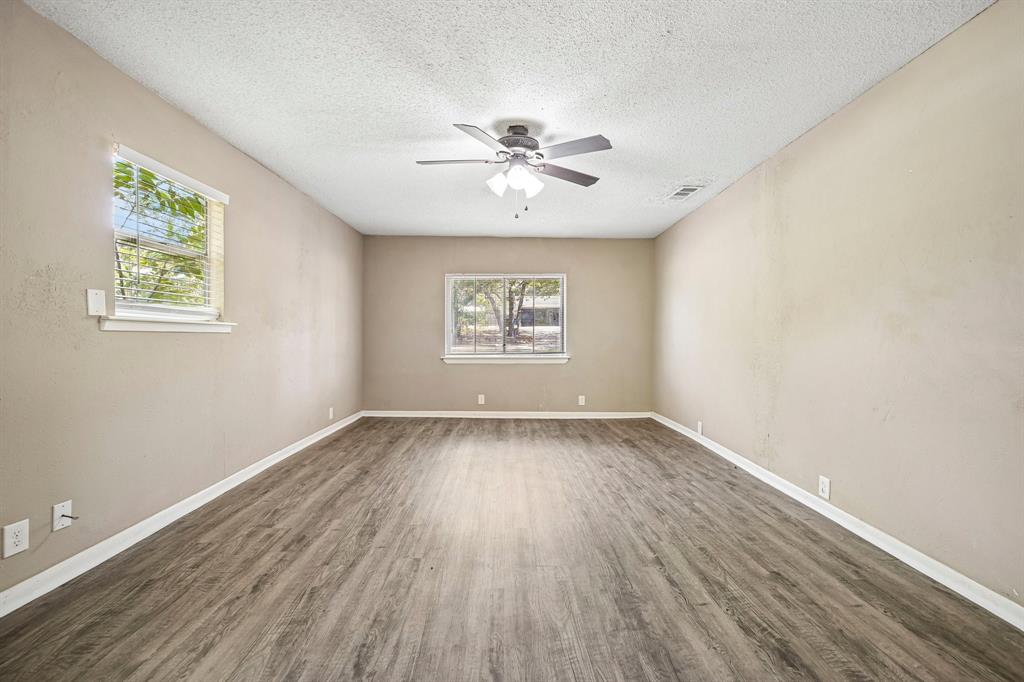 105 S Hickory Avenue Property Photo 25