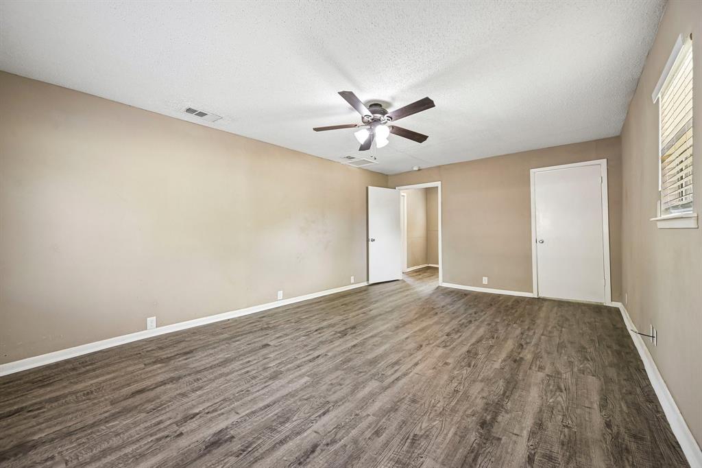 105 S Hickory Avenue Property Photo 27