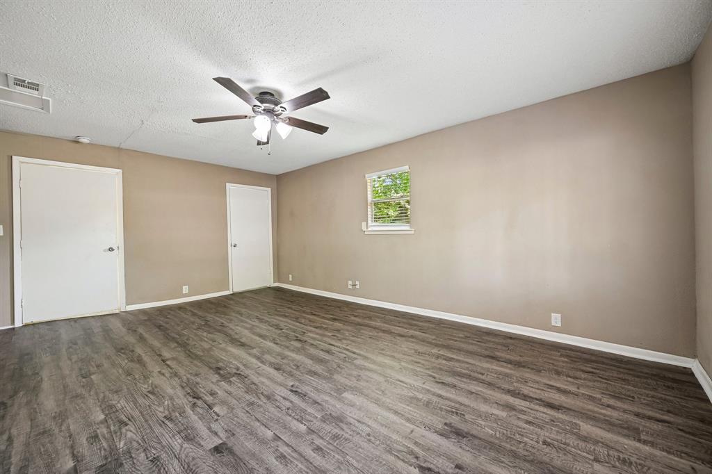 105 S Hickory Avenue Property Photo 28