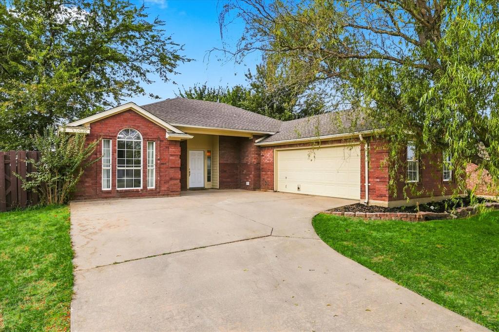208 Cory Court Property Photo 3