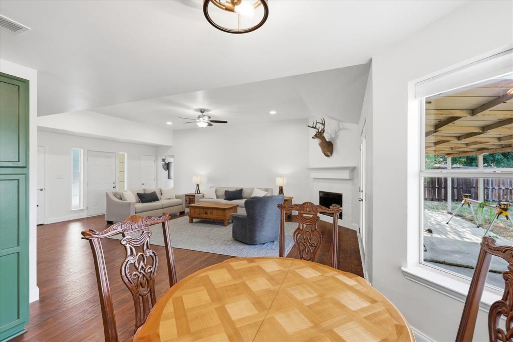 208 Cory Court Property Photo 7