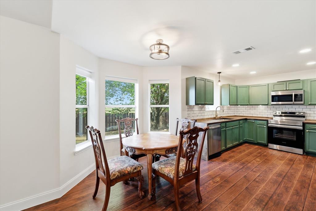 208 Cory Court Property Photo 15