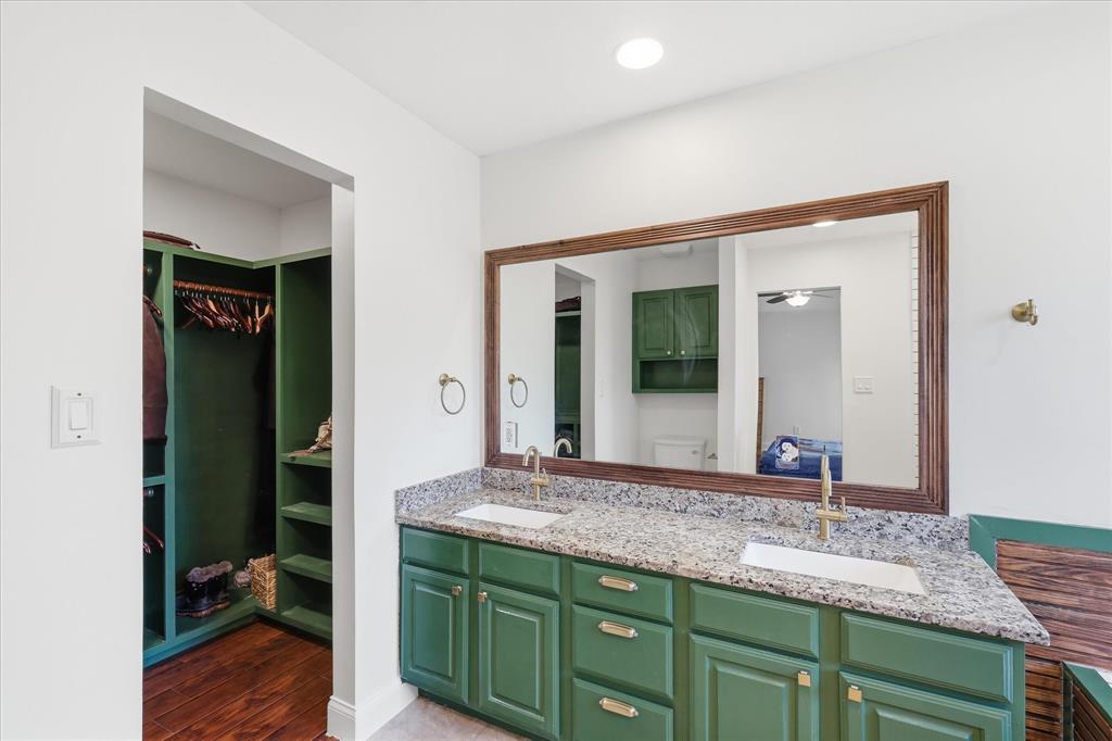 208 Cory Court Property Photo 22