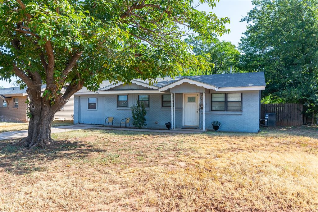 501 N Crockett Street Property Photo 1