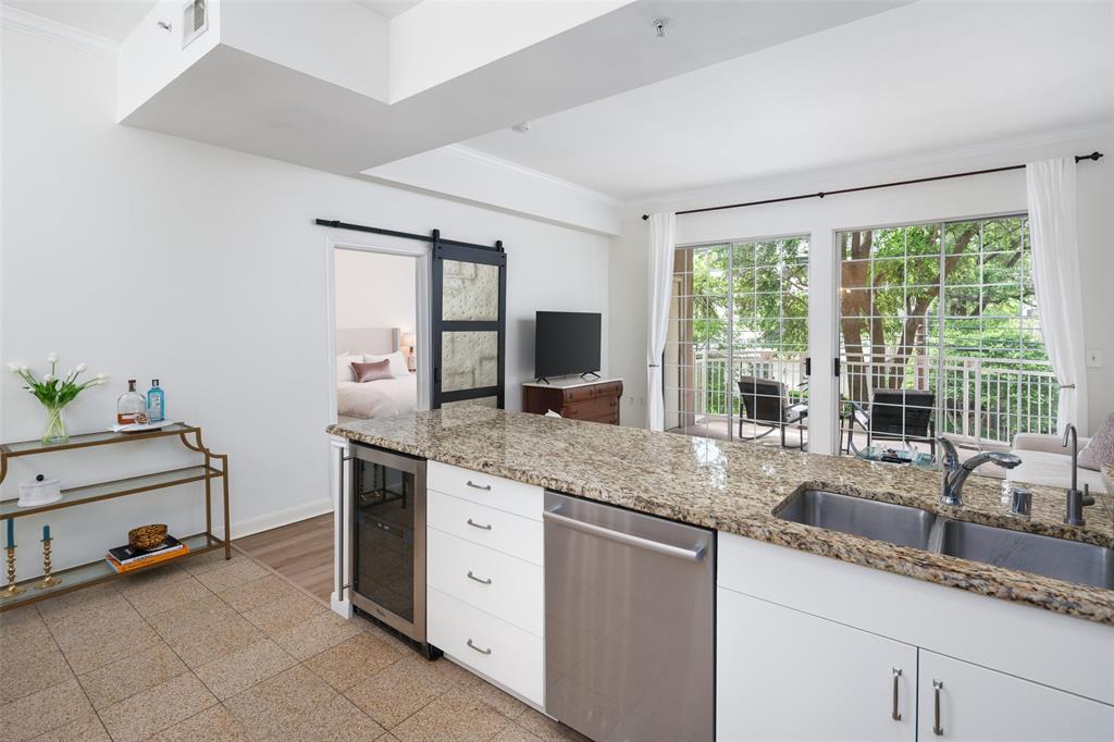 3225 Turtle Creek Boulevard 234 Property Photo 4