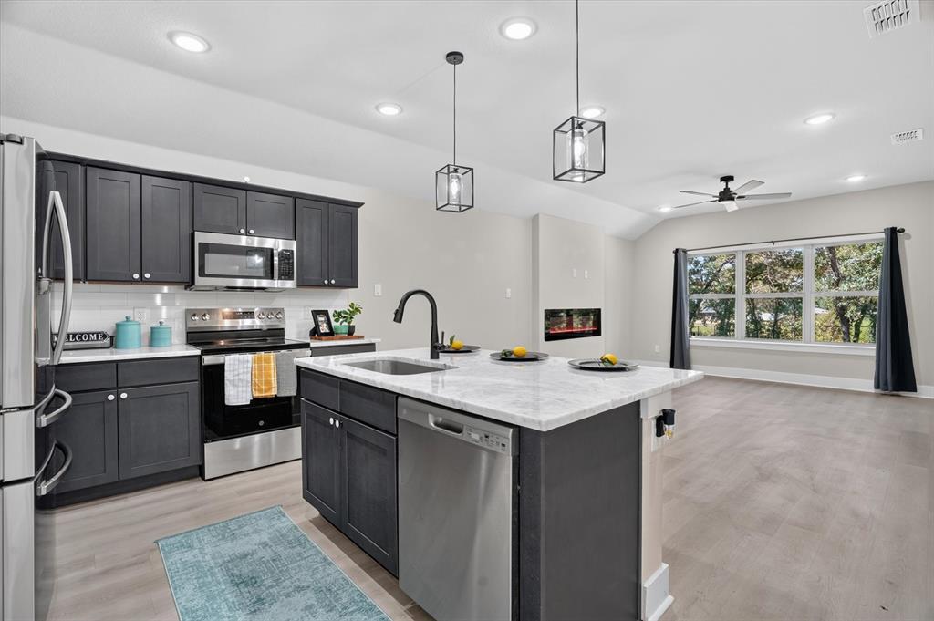 461 Peace Lily Way Property Photo 4