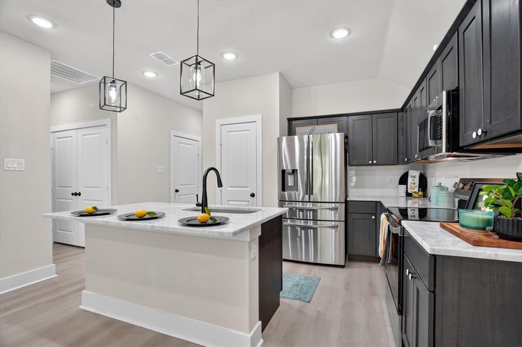 461 Peace Lily Way Property Photo 8