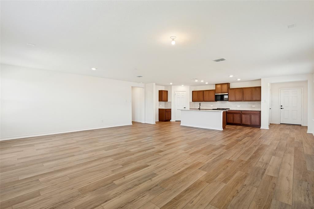 1524 Shady Lane Property Photo 3