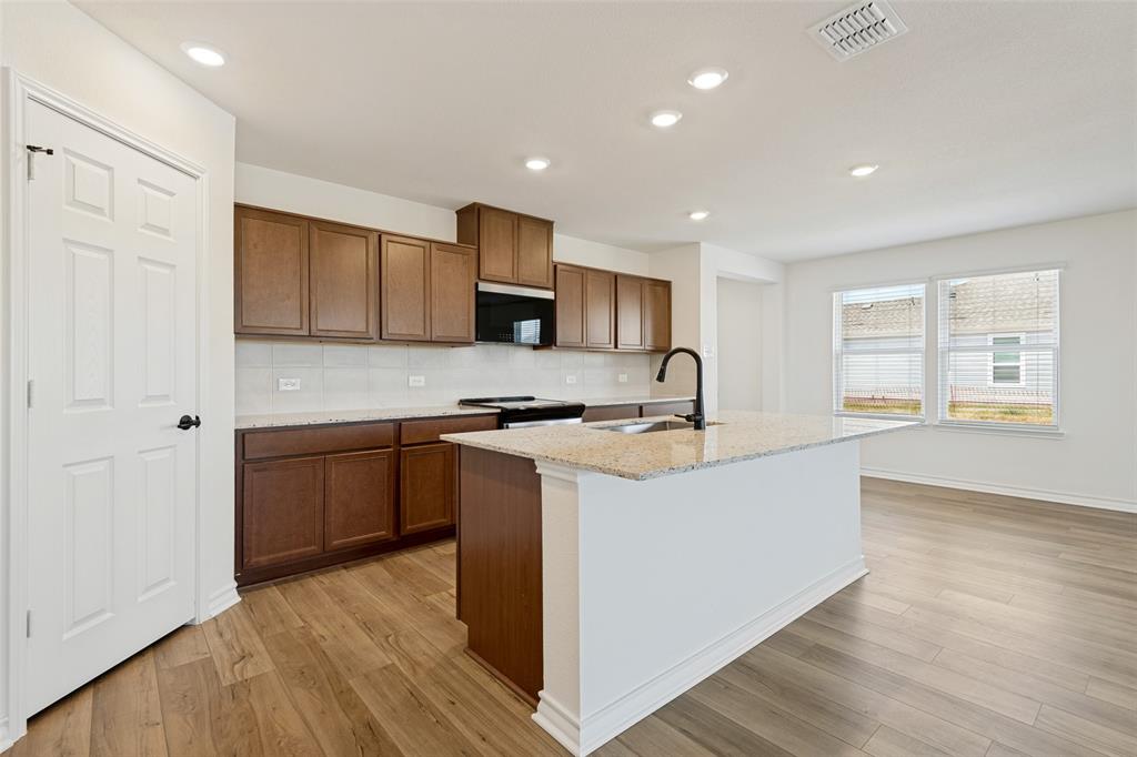 1524 Shady Lane Property Photo 4