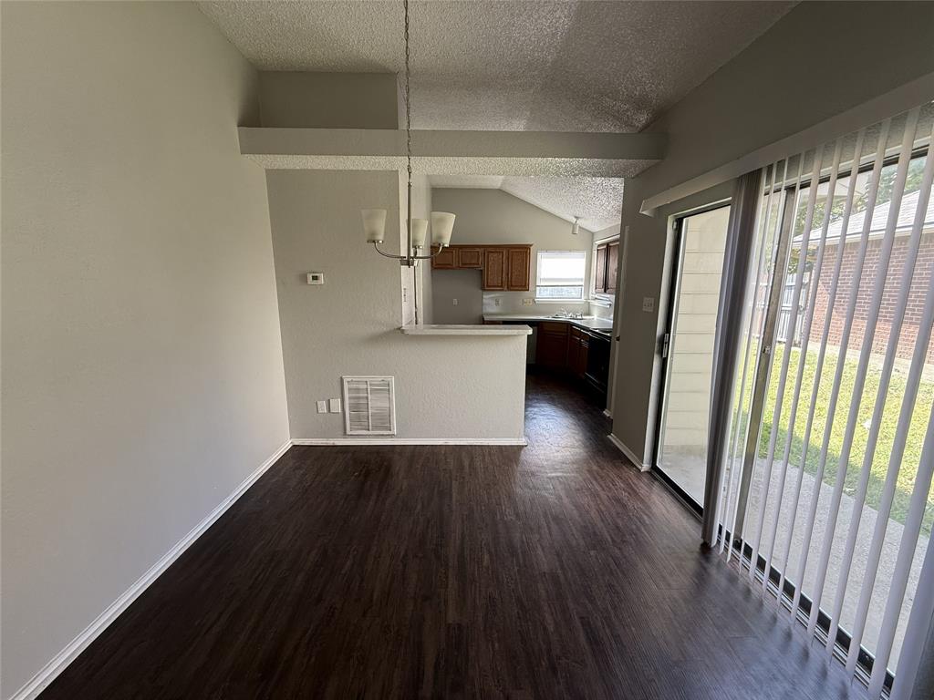 404 Seminary Ridge Property Photo 4