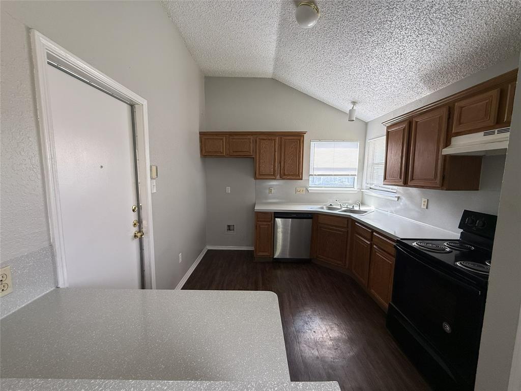 404 Seminary Ridge Property Photo 5