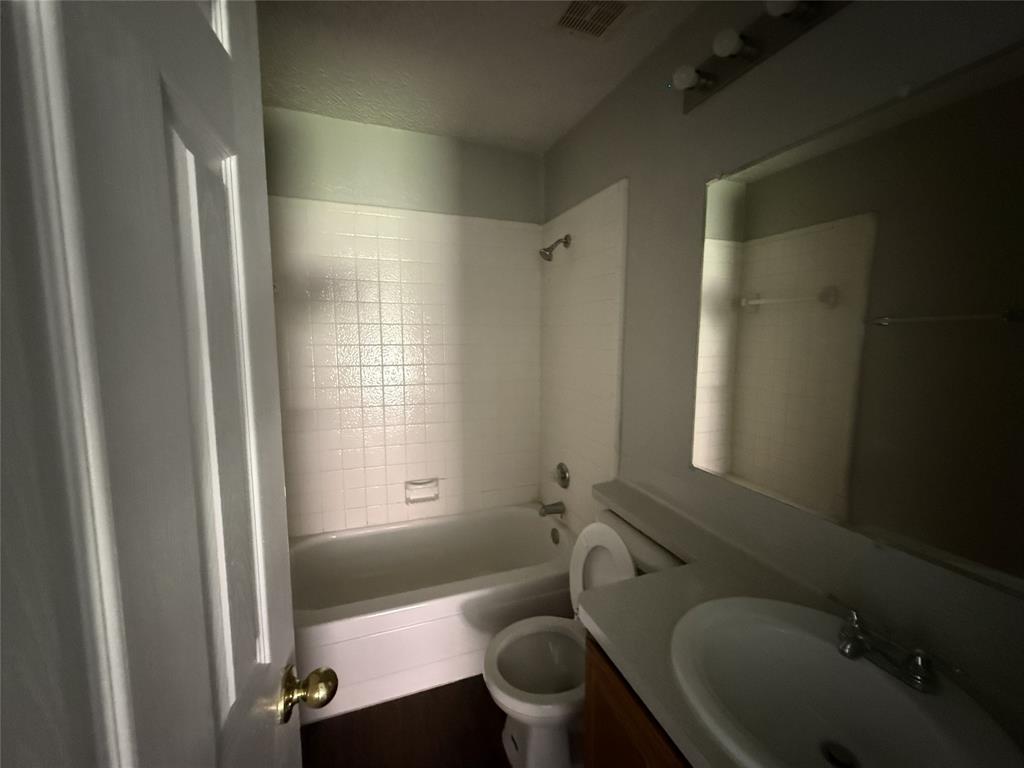 404 Seminary Ridge Property Photo 10