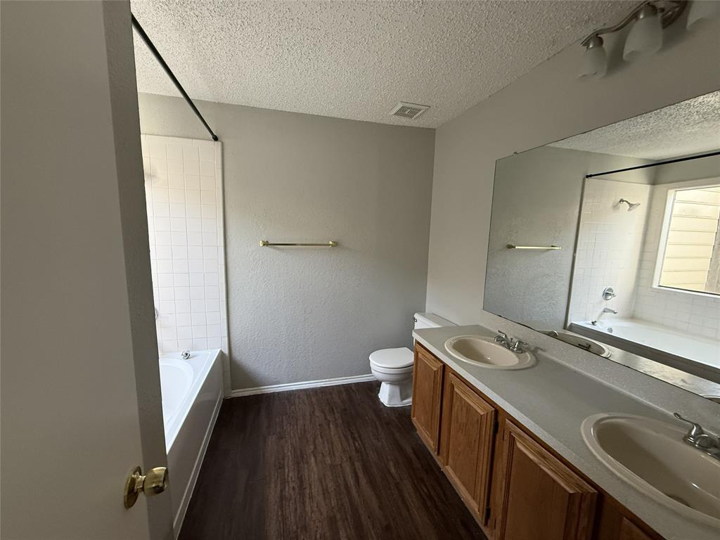404 Seminary Ridge Property Photo 11