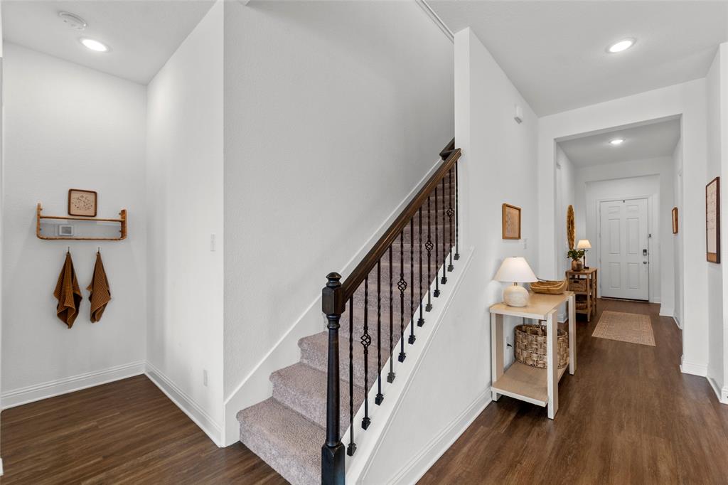 1501 White Water Way Property Photo 2