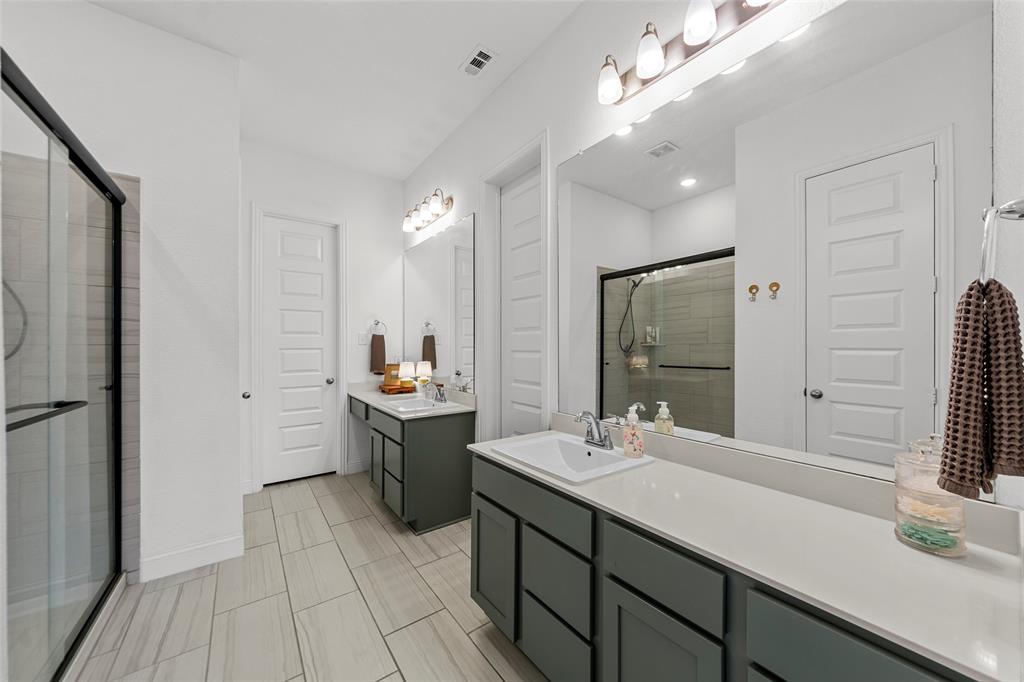 1501 White Water Way Property Photo 12