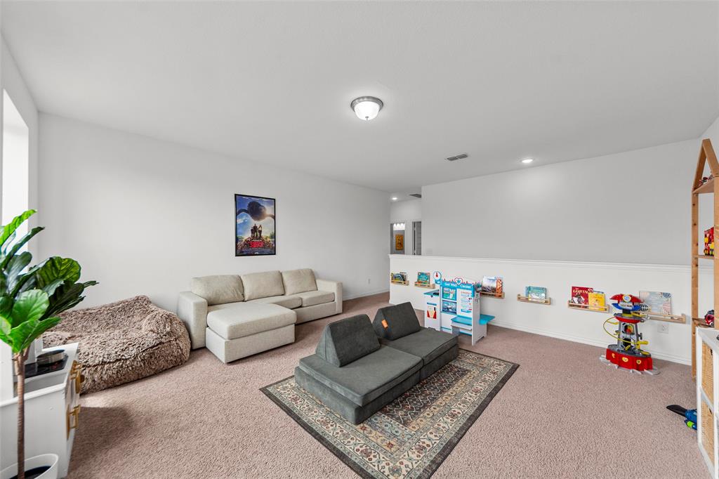 1501 White Water Way Property Photo 17