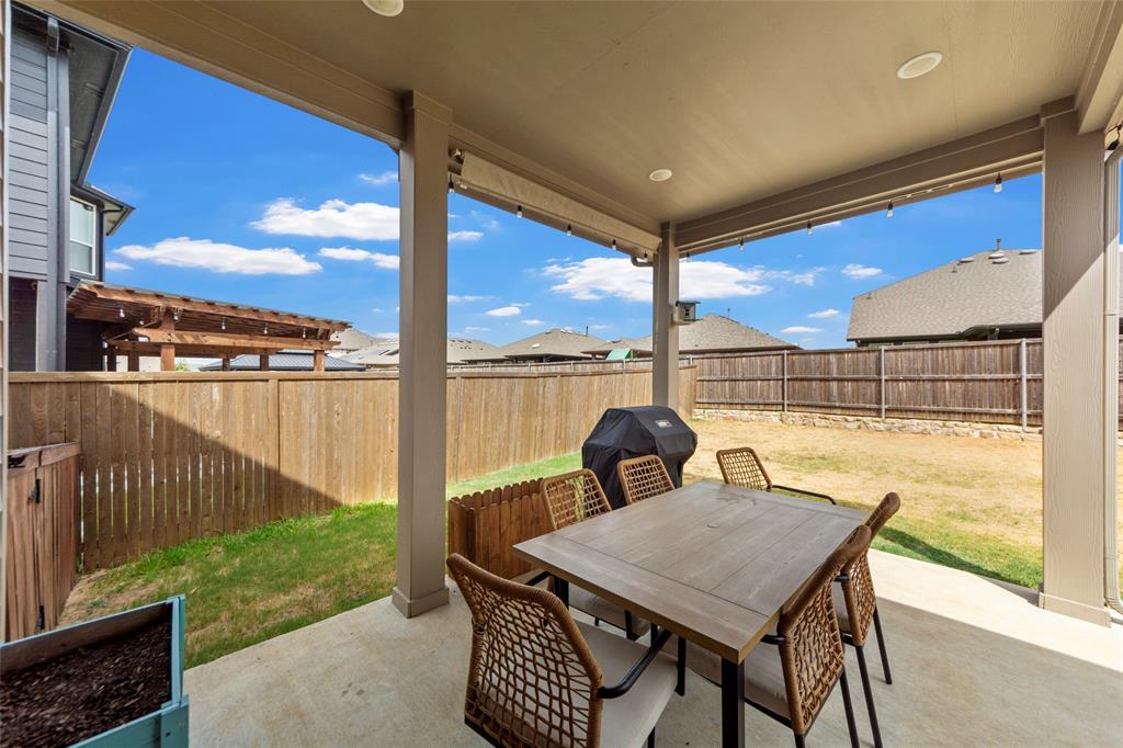 1501 White Water Way Property Photo 22