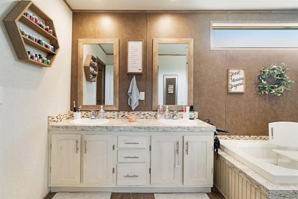 5464 County Road 12650 Property Photo 15