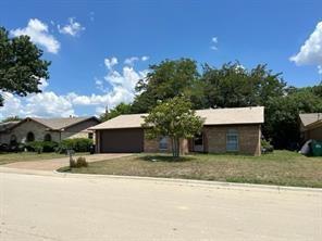 1226 Crescent Street Property Photo 1