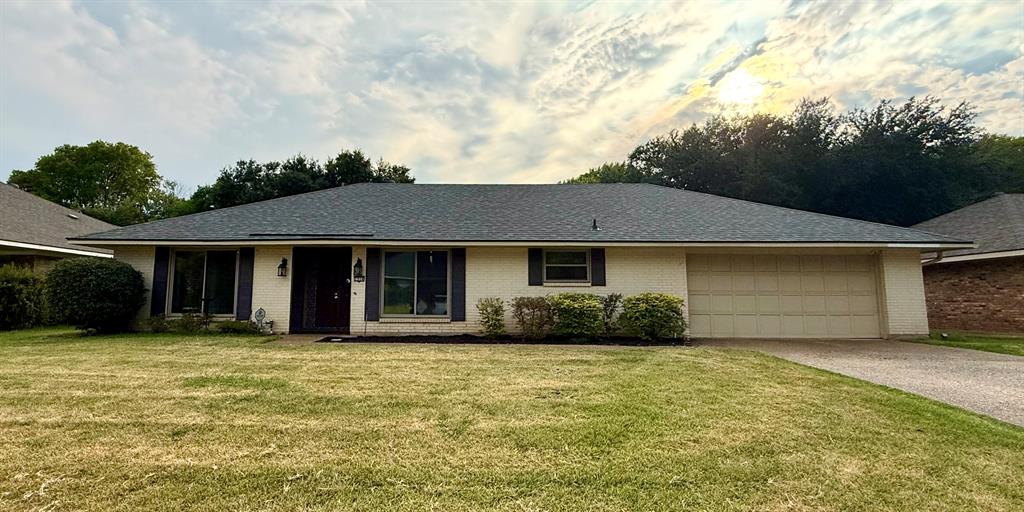 7514 Camelback Drive Property Photo 1