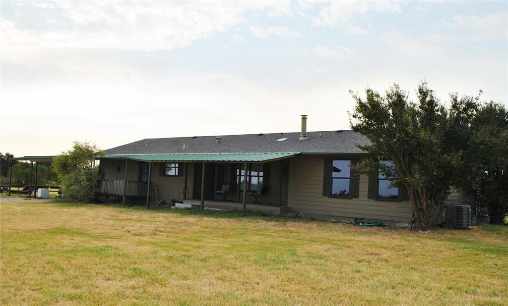 601 Highway 588 Property Photo 4