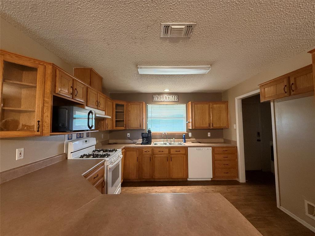 601 Highway 588 Property Photo 13