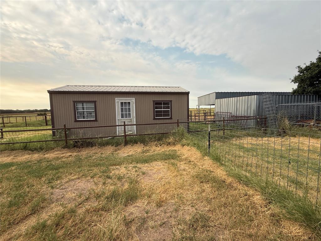 601 Highway 588 Property Photo 26