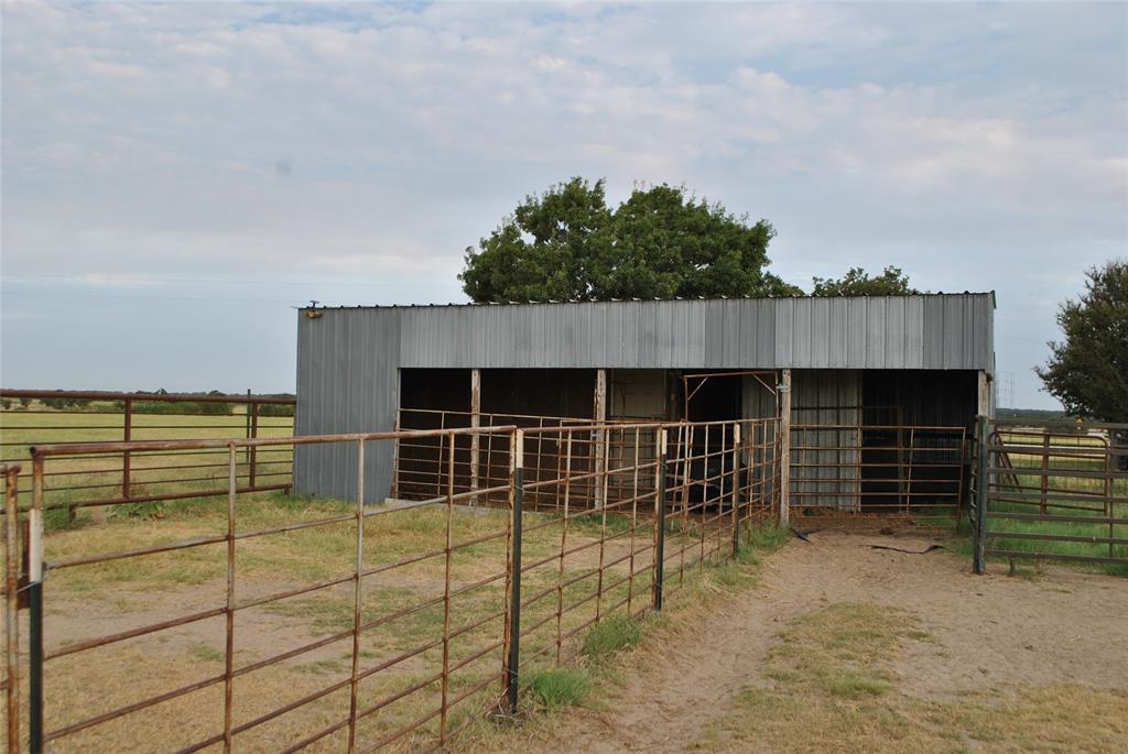 601 Highway 588 Property Photo 27