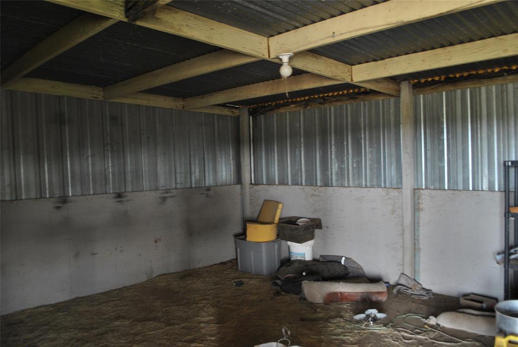 601 Highway 588 Property Photo 30